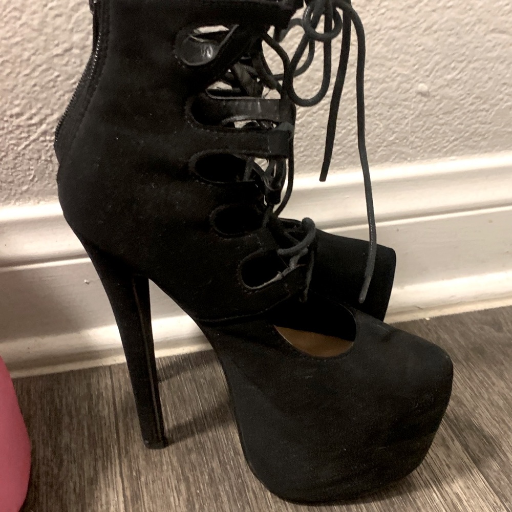 Heels pumps